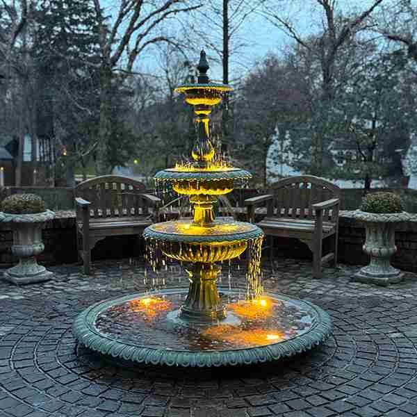 wp-src:https://waterfeaturepros.com/wp-content/uploads/2026/02/Blog-lighting-7.jpg