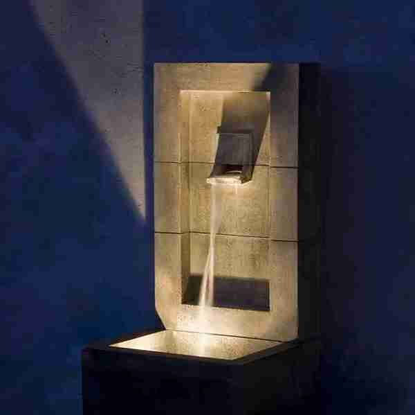 Campania Moderne Fountain