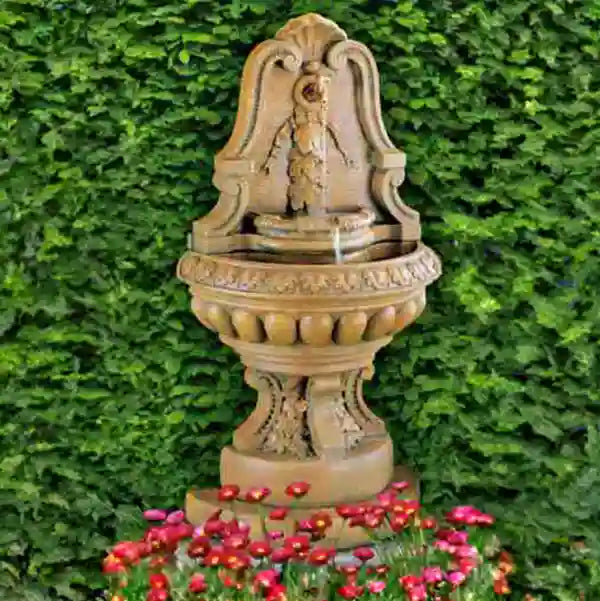 Henri Studio Grande Murabella Fountain