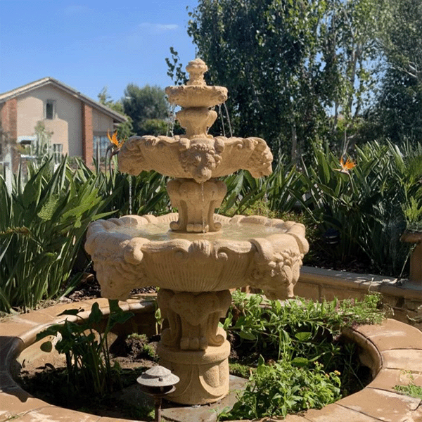 Fiore Medium Lion Fountain