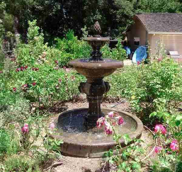 Giannini Garden Quattro Lion Two Tier Pond Fountain