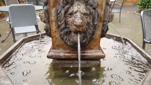 Henri Studio Classic Lion Fountain