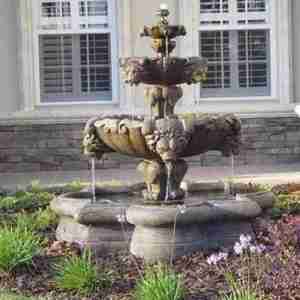 Fiore Courtyard Lion Fountain Quatrefoil Basin