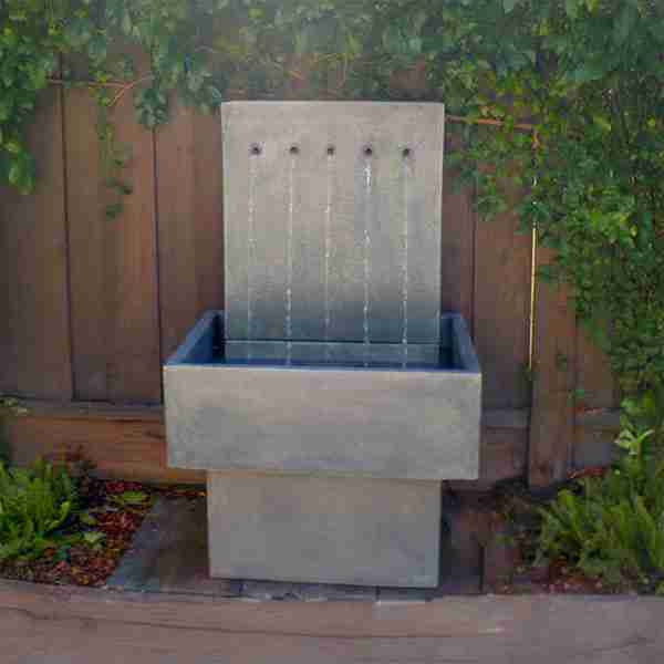 Giannini Garden Quintus Wall Fountain Tall