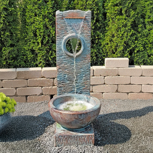 Modern tall spill fountain