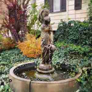 Henri Rebecca in Grando Pool